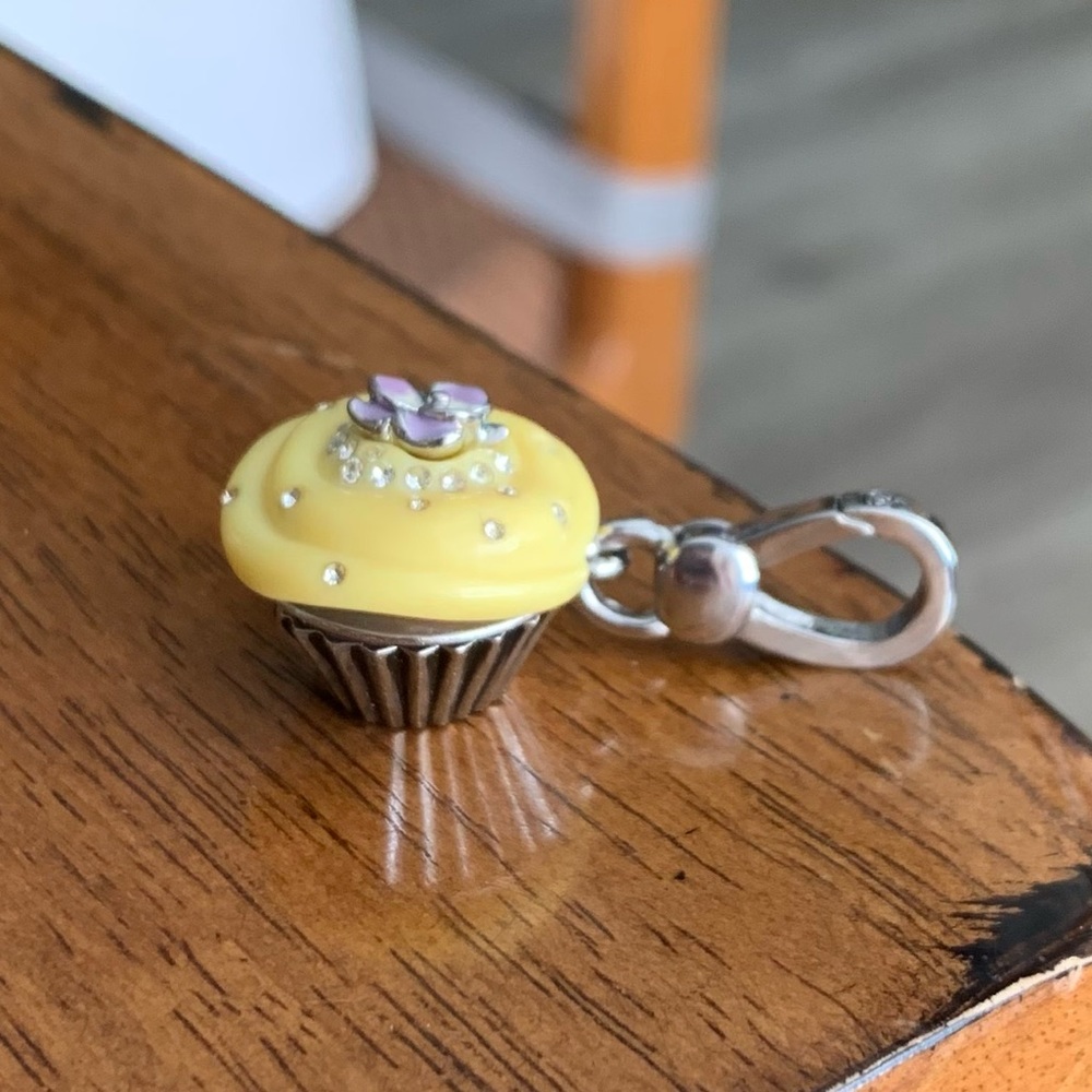 Retired Juicy Couture Bling Open & Close Locket Yellow Cupcake Charm Bracelet